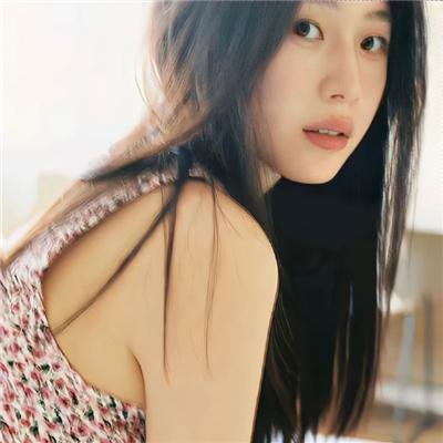 在蓝色时分飞翔